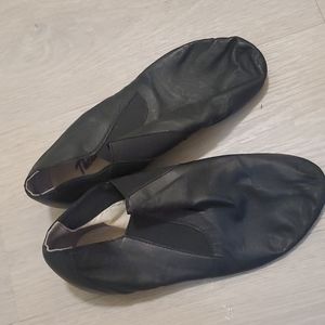Size 9 women's theatricals dance shoes
